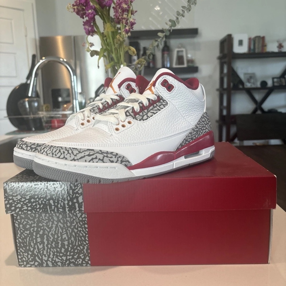 Size 8 - Jordan 3 Retro Mid Cardinal Red NEVER WORN